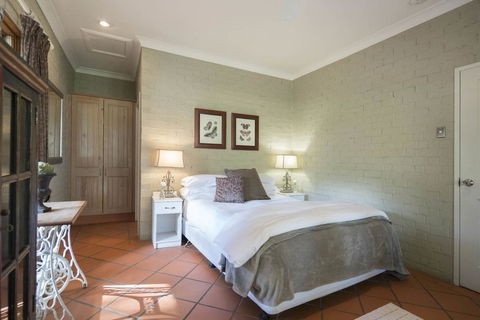Thistle Hill Guesthouse - Walk To Many Wineries And Restaurants - New South Wales Tourism  27