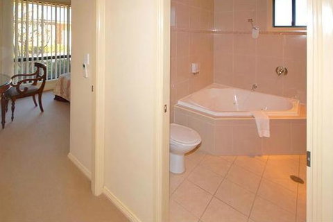 Potters Apartments - New South Wales Tourism  12
