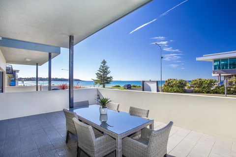 Beachfront 2 - New South Wales Tourism  0
