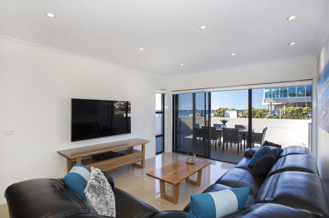 Beachfront 2 - New South Wales Tourism  3