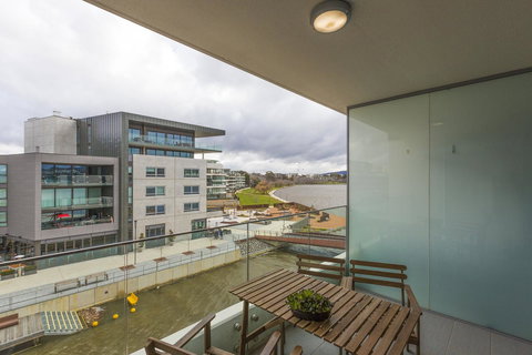 Lakefront 116 Kingston ACT - New South Wales Tourism  9