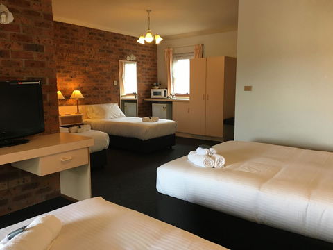 Bega Downs Motor Inn - New South Wales Tourism  14