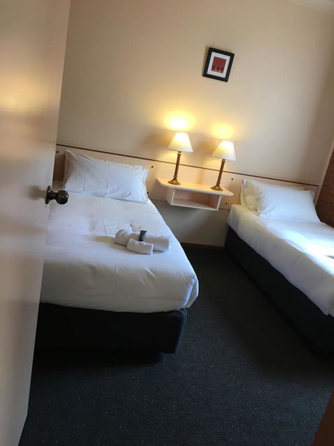 Bega Downs Motor Inn - New South Wales Tourism  15