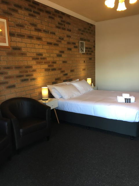 Bega Downs Motor Inn - New South Wales Tourism  8