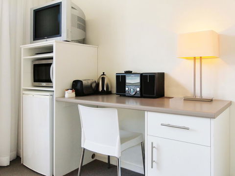 Oaks Nelson Bay Lure Suites - New South Wales Tourism  12