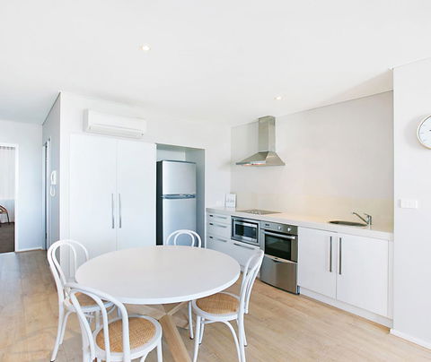 Oaks Nelson Bay Lure Suites - New South Wales Tourism  1