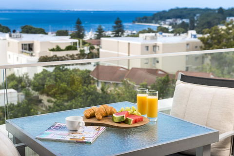 Oaks Nelson Bay Lure Suites - New South Wales Tourism  6