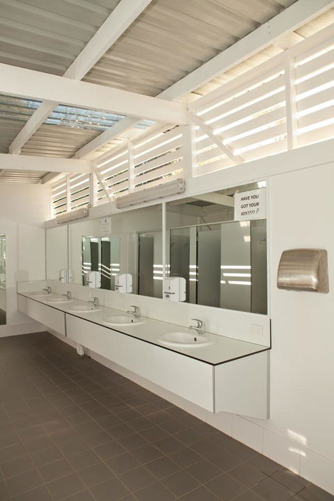 Blue Lagoon Beach Resort - New South Wales Tourism  20