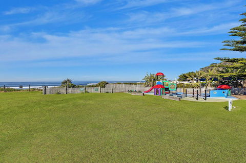 Blue Lagoon Beach Resort - New South Wales Tourism  12