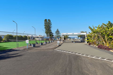Blue Lagoon Beach Resort - New South Wales Tourism  10