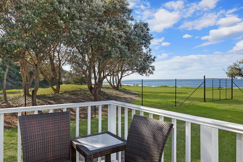 Blue Lagoon Beach Resort - New South Wales Tourism  6