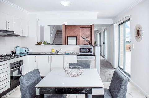 DD Apartments On Darling Harbour - New South Wales Tourism  1