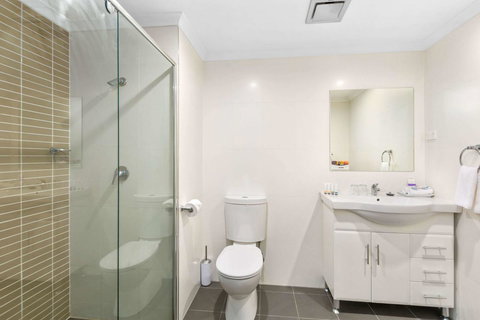 Quality Suites Pioneer Sands - New South Wales Tourism  4
