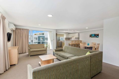Quality Suites Pioneer Sands - New South Wales Tourism  5