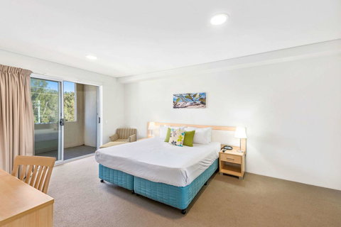Quality Suites Pioneer Sands - New South Wales Tourism  9