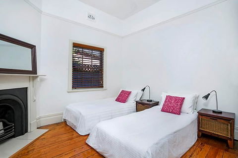 Holiday Home Fairy Bower Road Manly FAB05 - New South Wales Tourism  5