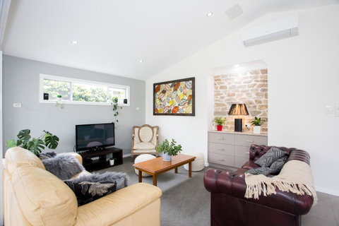 Armidale Cottage - House 2 - New South Wales Tourism  21