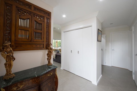 Armidale Cottage - House 2 - New South Wales Tourism  10