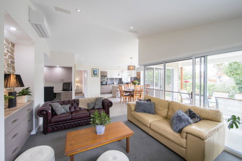 Armidale Cottage - House 2 - New South Wales Tourism  19