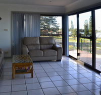 Oxley 8 at Tuncurry - New South Wales Tourism 