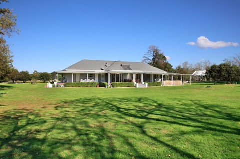 Terara Riverside Retreat - New South Wales Tourism  23