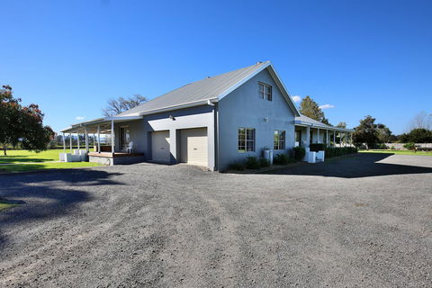 Terara Riverside Retreat - New South Wales Tourism  43