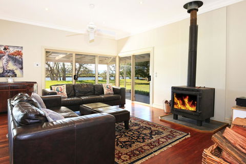 Terara Riverside Retreat - New South Wales Tourism  0