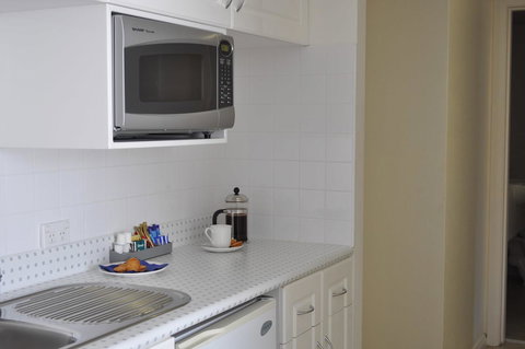 Coogee Sands Hotel & Apartments - New South Wales Tourism  1