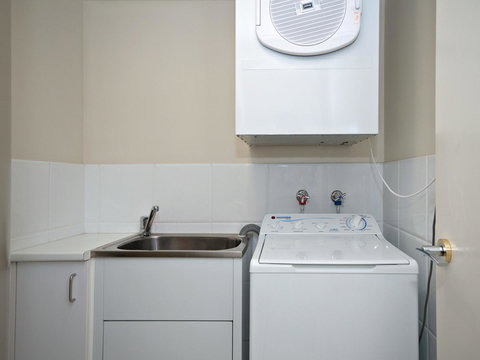 Messines Street, Breakwater Apartment, 104 - New South Wales Tourism  10