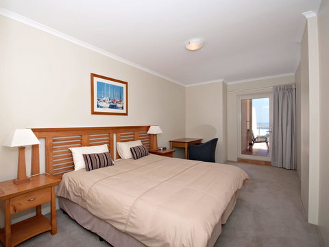 Messines Street, Breakwater Apartment, 104 - New South Wales Tourism  5