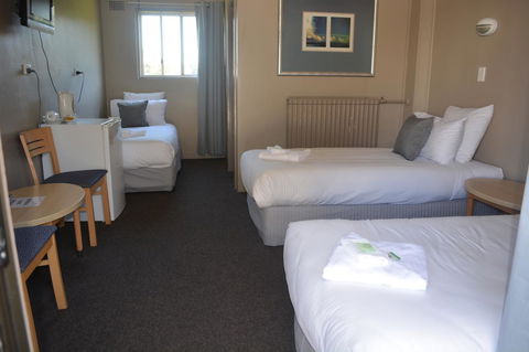 Commercial Hotel Motel Lithgow - New South Wales Tourism  18
