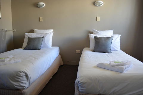 Commercial Hotel Motel Lithgow - New South Wales Tourism  30