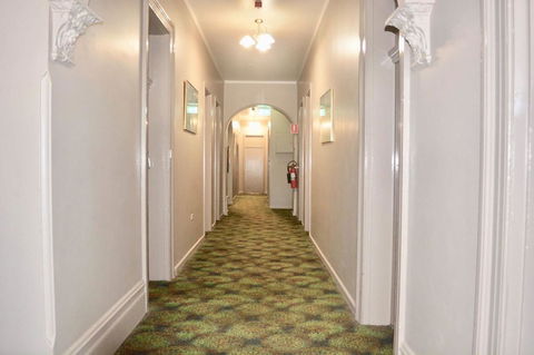 Commercial Hotel Motel Lithgow - New South Wales Tourism  13