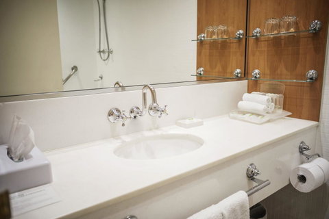 Sydney Harbour Hotel - New South Wales Tourism  24