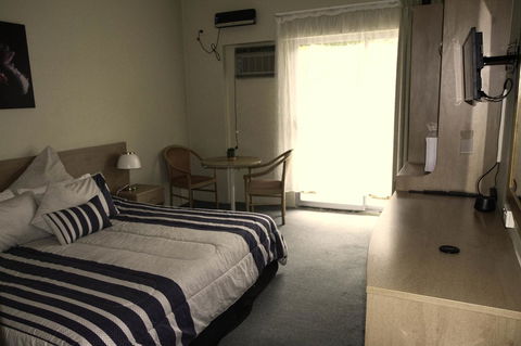 Rest Easy Motel - New South Wales Tourism  0