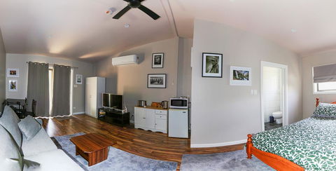 Pound Creek Gallery - New South Wales Tourism  0