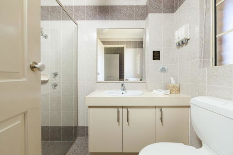 Grand Manor Motor Inn - New South Wales Tourism  9
