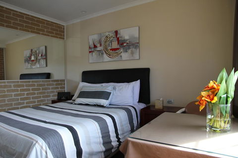 Grand Manor Motor Inn - New South Wales Tourism  4