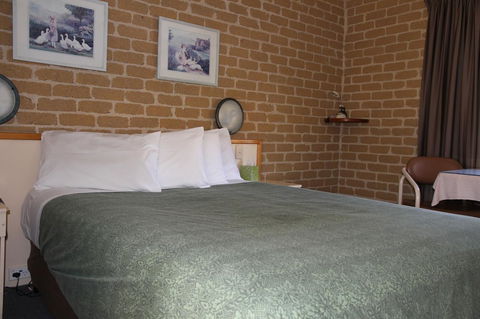 Grand Manor Motor Inn - New South Wales Tourism  5