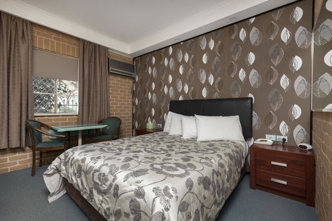 Grand Manor Motor Inn - New South Wales Tourism  0
