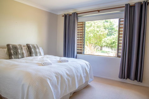 Belmont - New South Wales Tourism  2
