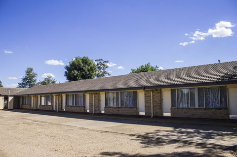 Allonville Gardens Motel - New South Wales Tourism  12