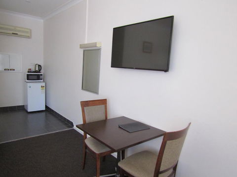 Allonville Gardens Motel - New South Wales Tourism  15