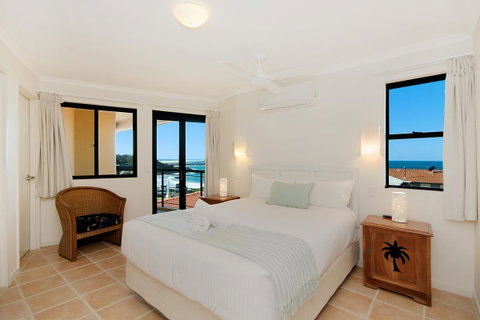The Cove Yamba - New South Wales Tourism  9