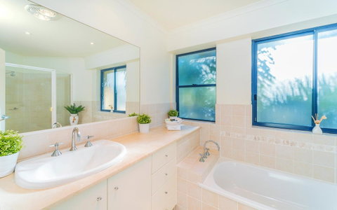The Cove Yamba - New South Wales Tourism  16
