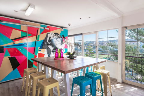 Mad Monkey Hostel Coogee Beach - New South Wales Tourism  0
