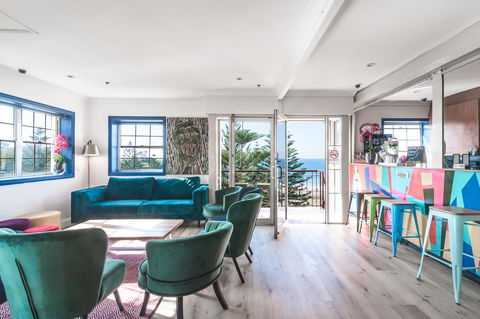 Mad Monkey Hostel Coogee Beach - New South Wales Tourism  5
