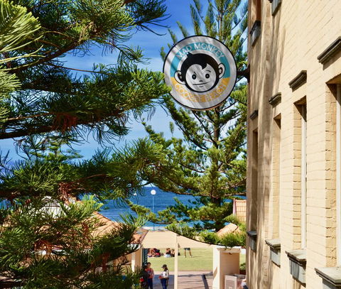 Mad Monkey Hostel Coogee Beach - New South Wales Tourism  9
