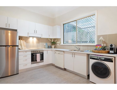 Huge Garden Apartment In The Heart Of Bondi Beach - New South Wales Tourism  25