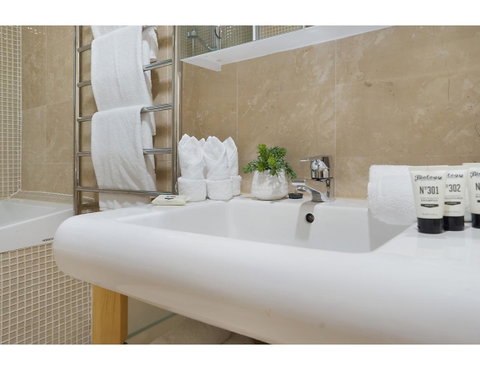 Huge Garden Apartment In The Heart Of Bondi Beach - New South Wales Tourism  22